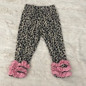 GIRLS LEOPARD PRINT LEGGINGS WITH PINK RUFFLE DETAIL